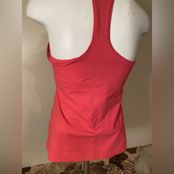 Tonic Active Yoga Top with Built in Shelf Bra Size Medium in EUC - Picture 10 of 12